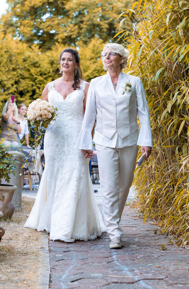 moments by sg (moments by sg)