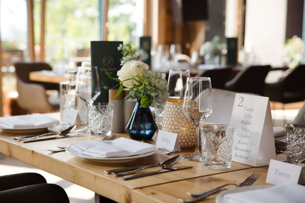 Elizabeth Holiarchuk (Elizabeth Holiarchuk)