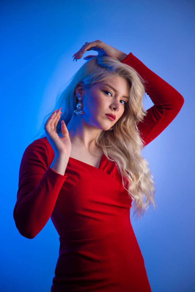 Lady in red (Profifotograf.com)