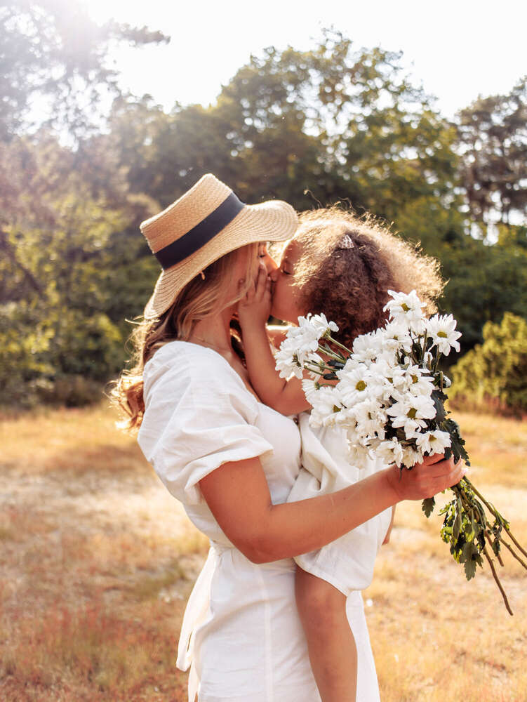 Mom and daughter  (Alexandra Esau)