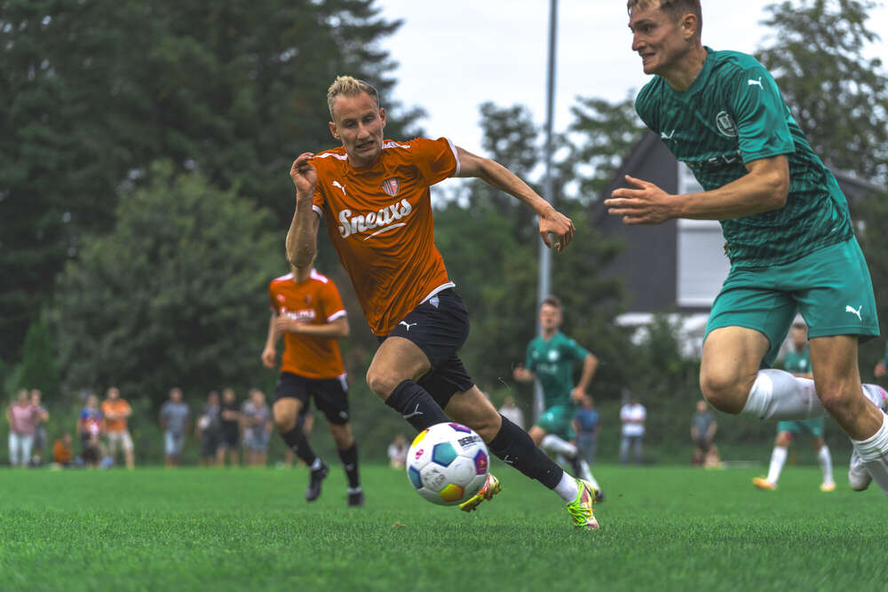 Sportfotografie bei Rot-Schwarz-Kiel in der Landesliga SH (Nick Hanke)