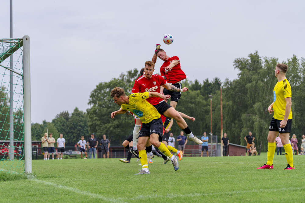 Sportfotografie bei Rot-Schwarz-Kiel in der Landesliga SH (Nick Hanke)