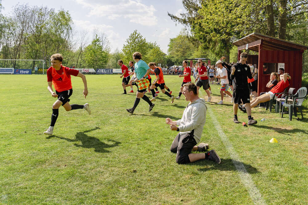 Sportfotografie bei Rot-Schwarz-Kiel in der Landesliga SH (Nick Hanke)