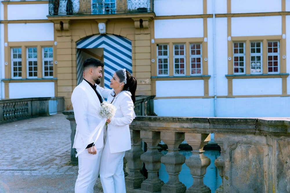 Standesamtliche Trauung in Schloss Neuhaus (liebevolles Fotostudio Kilinc)