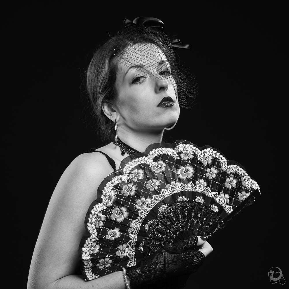 Frau mit F&auml;cher (Ingo Doerrie)