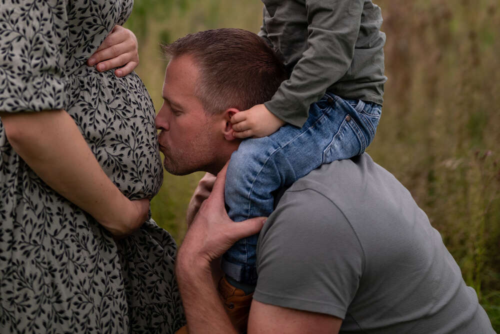 Nat&uuml;rliche Familienfotografie mit echten Emotionen (Svenja Winkler)