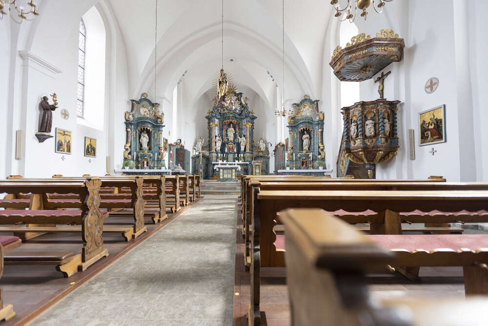 St. Katharina Kirche Heinsberg - Innenansicht Gang (MDK PHOTOVISION)