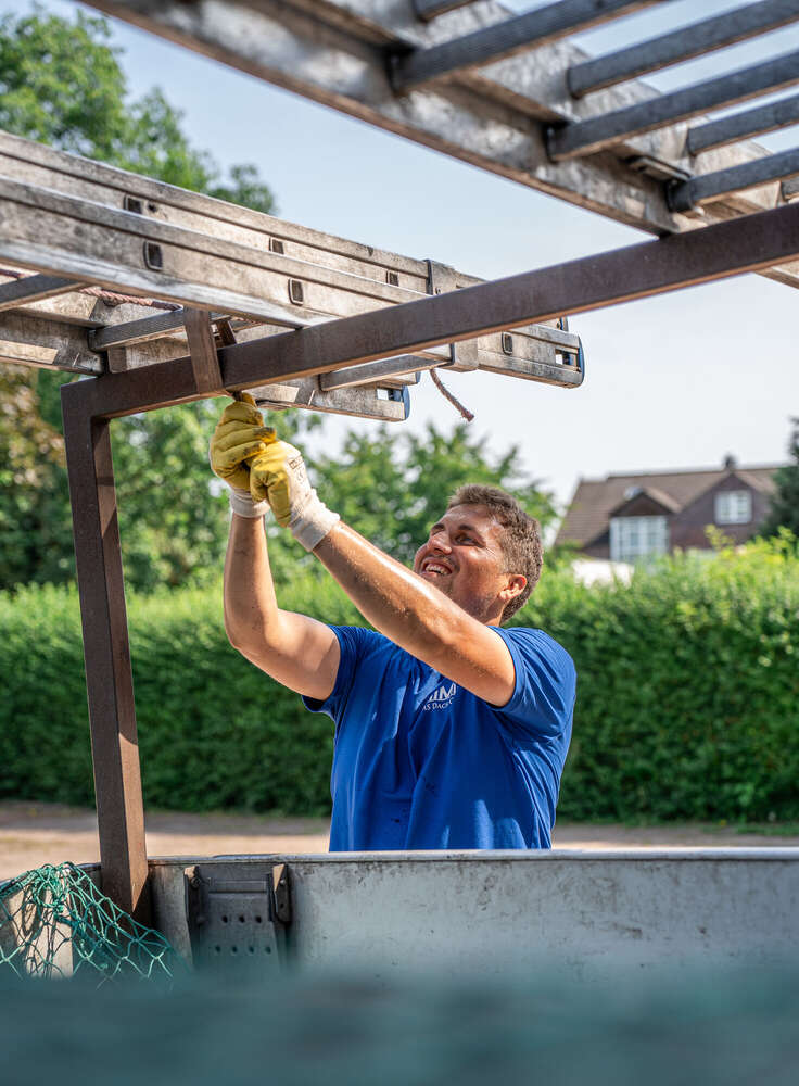 MS Dach GmbH (Julien Jones)