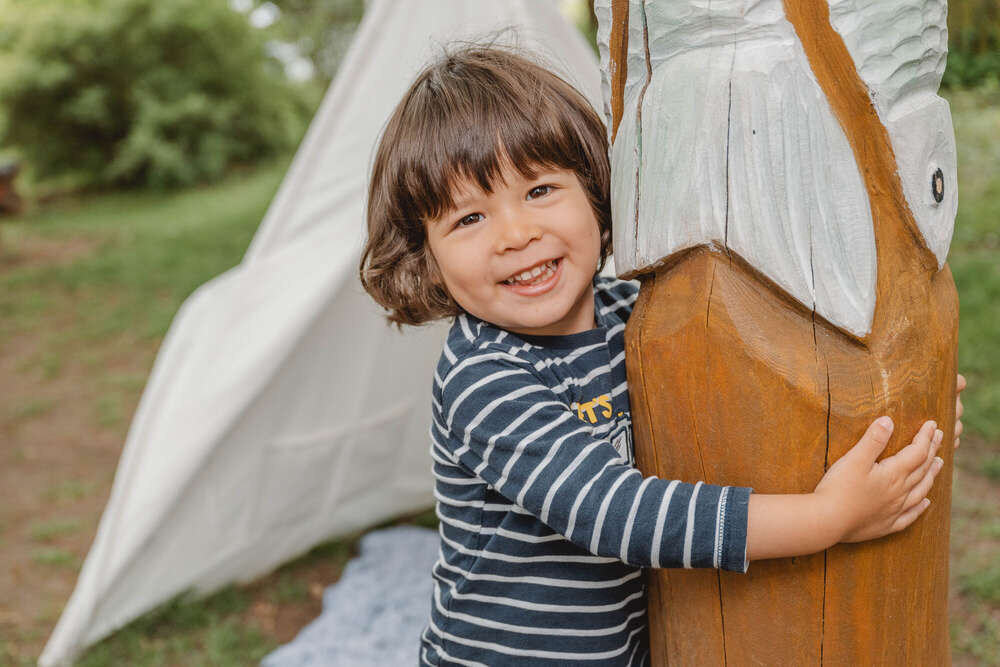 Kind glücklich am Fototag im Kindergarten  (Axel Jahnke | Fotografie)