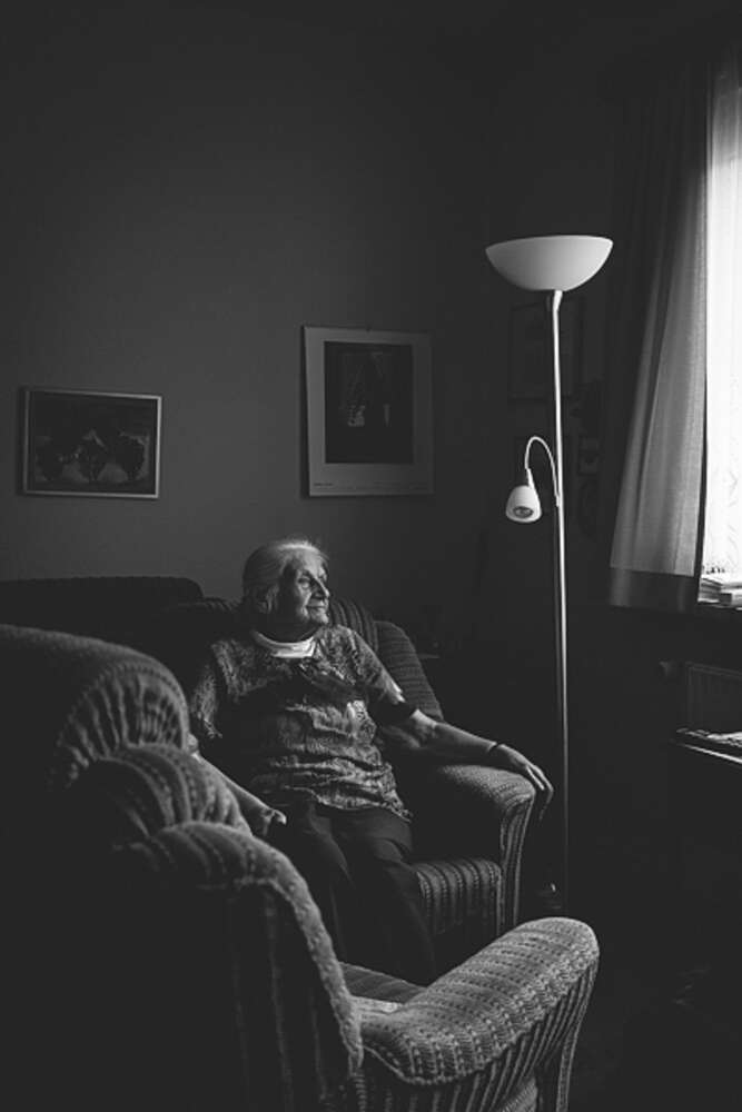 Portrait (Mia Graphya)