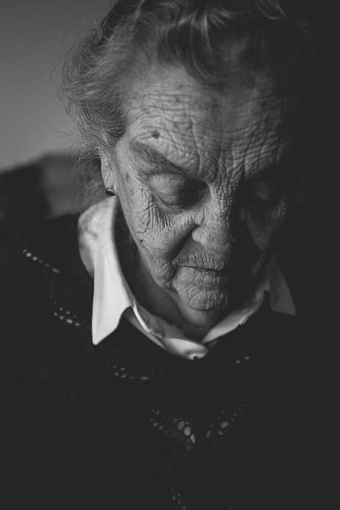 Portrait (Mia Graphya)