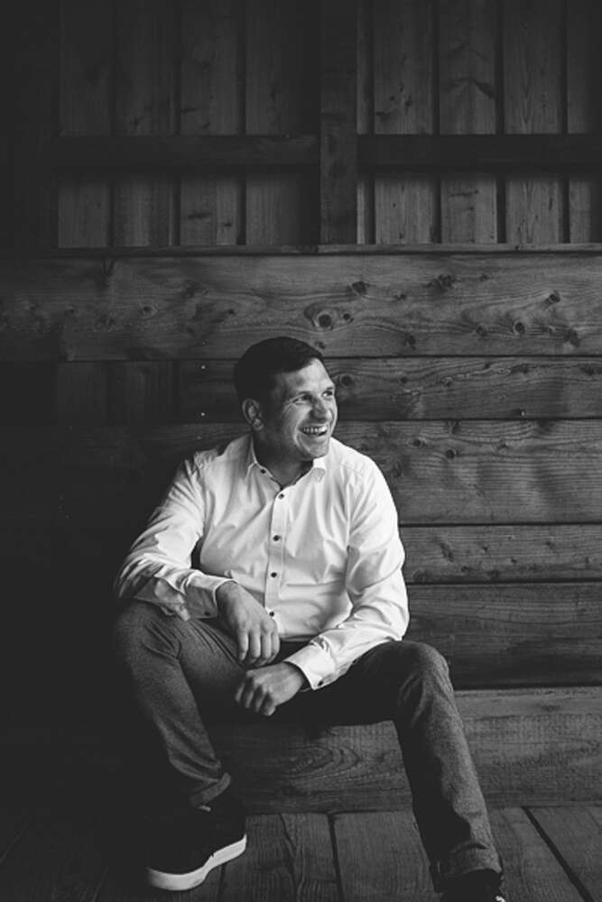 Business (Mia Graphya)