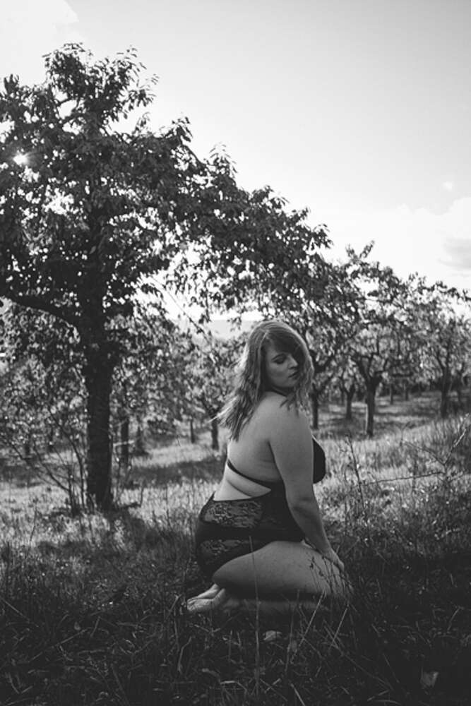 Akt/ Teilakt (Mia Graphya)