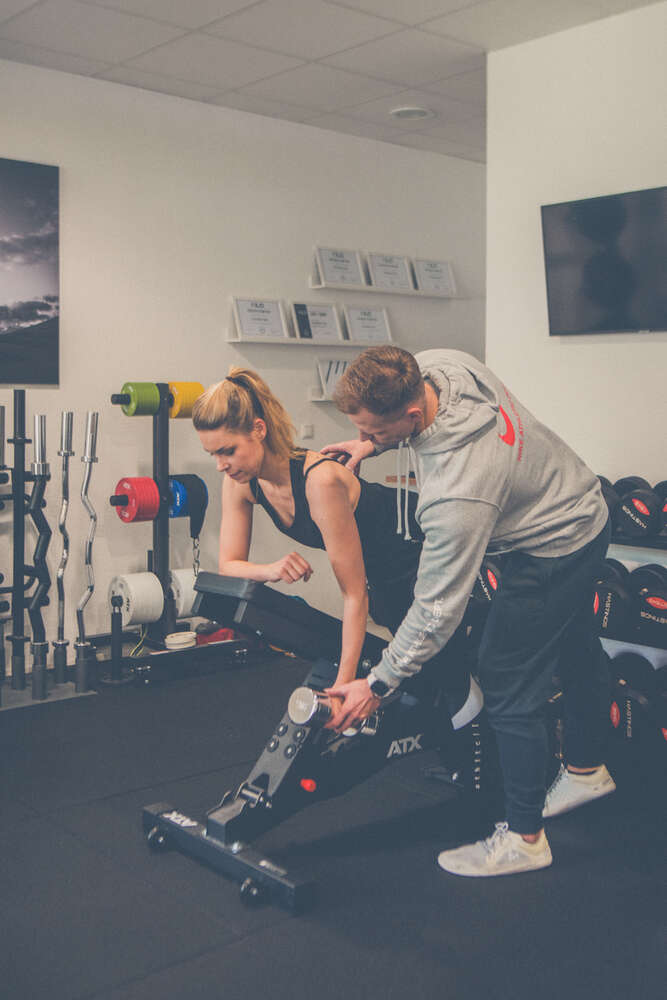 Business (Mia Graphya)