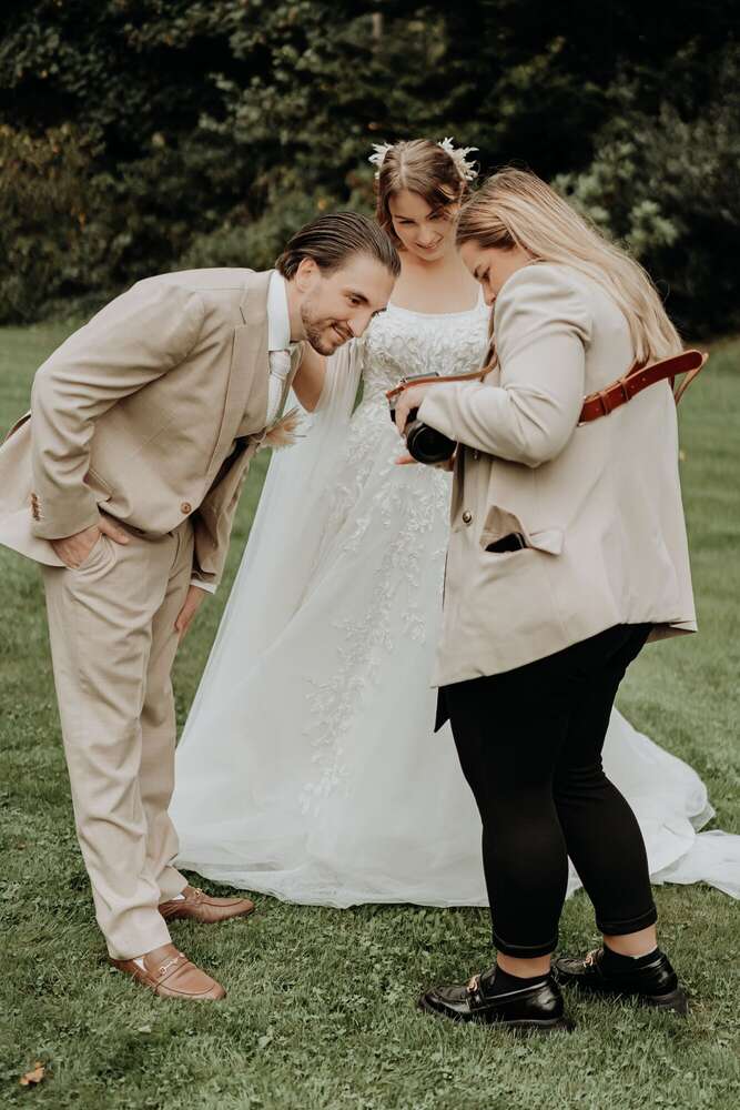 Hochzeit - Brautpaarfotos im Garten (Mit Herz und Kamera)
