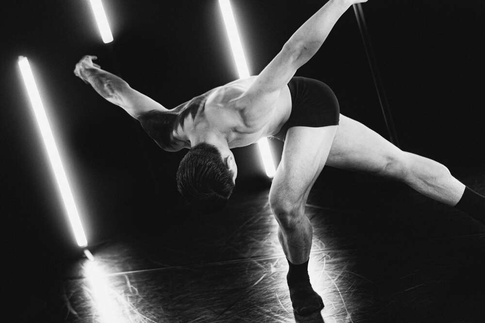 Shawn Wu - Dying Swans Project (Event-Blick)