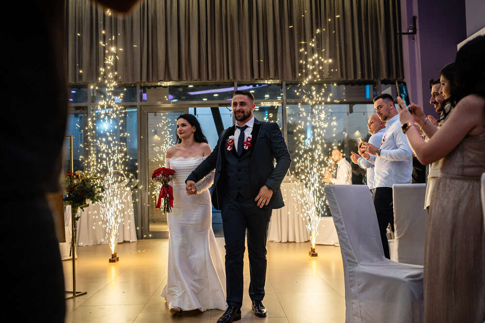 Brautpaar Feier im Restaurant (Saraj Foto)