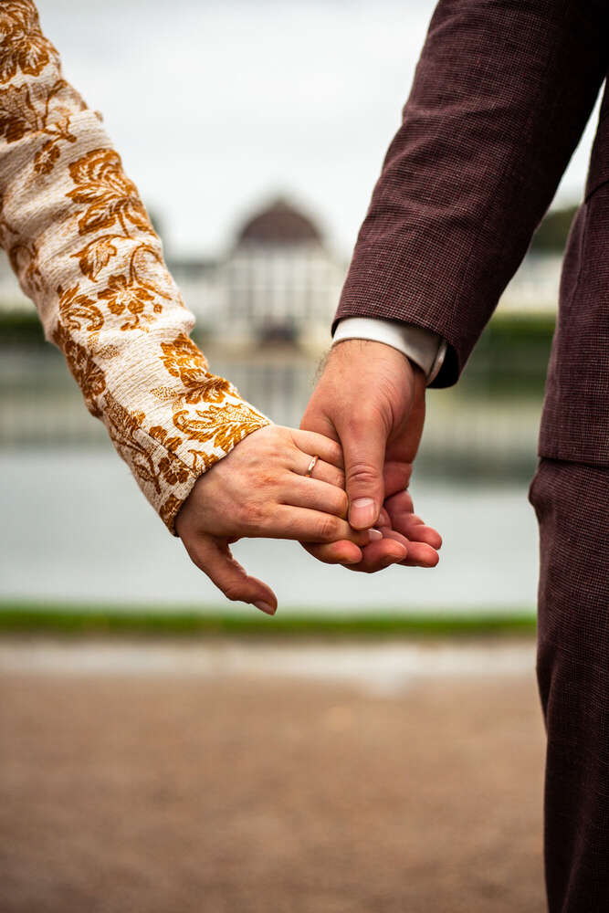 Detailaufnahme H&auml;nde/Ehering (Leonard Maleika)