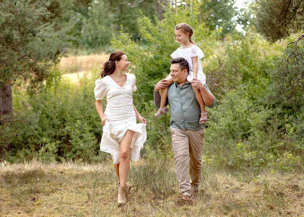 Familienshooting im Freien (Marina Reusch Photography)