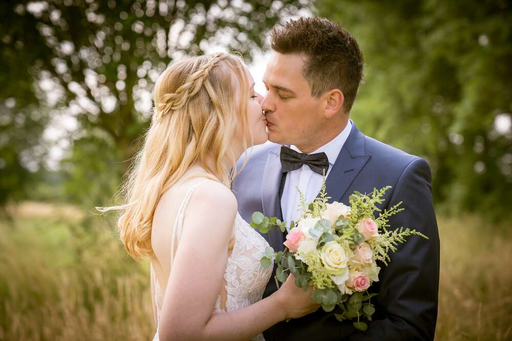 Hochzeitskuss (Susanne Brüger Fotografie & Brüger Fotobox)