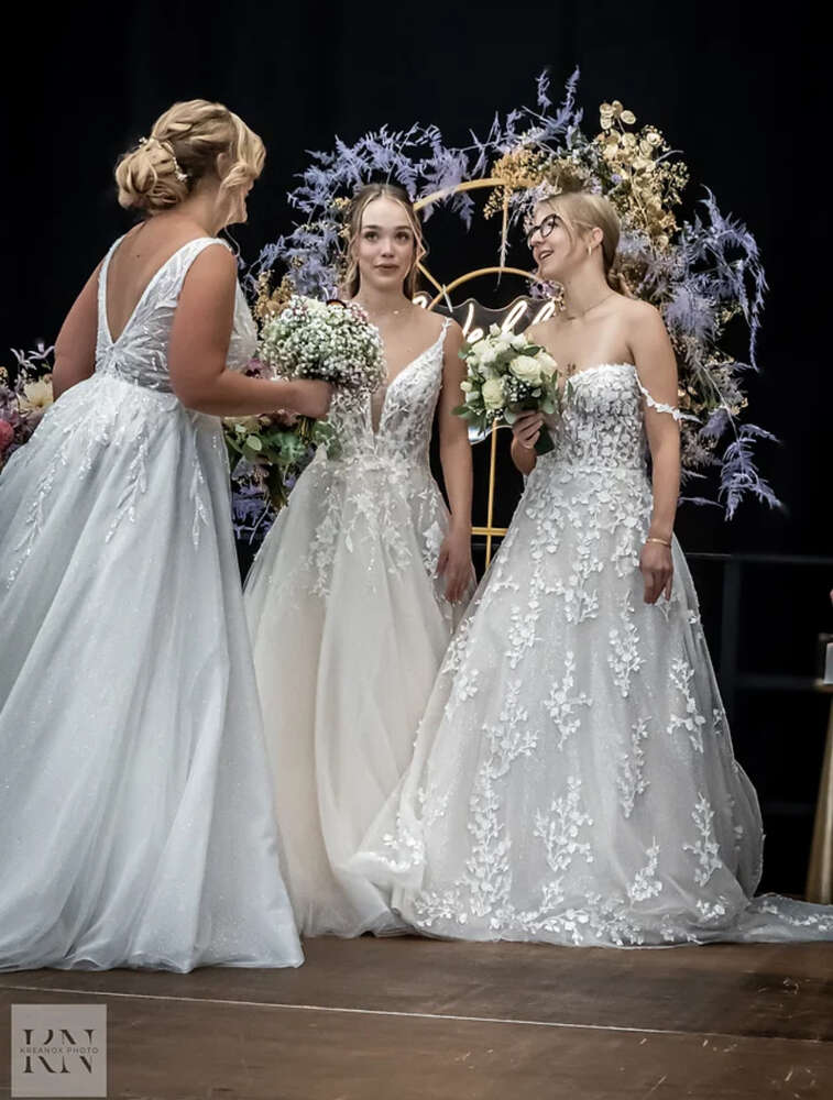 KreaNox Wedding Photo  (KreaNoxPhoto)