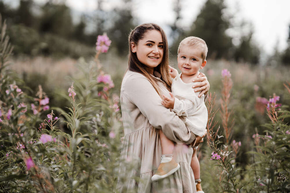 Mama mit Kind Portrait (Herzfoto.)