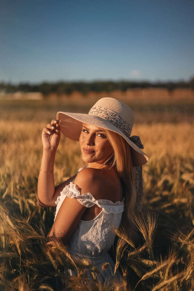 Portrait - Kornfeldshooting (ONLY SAVAGE)