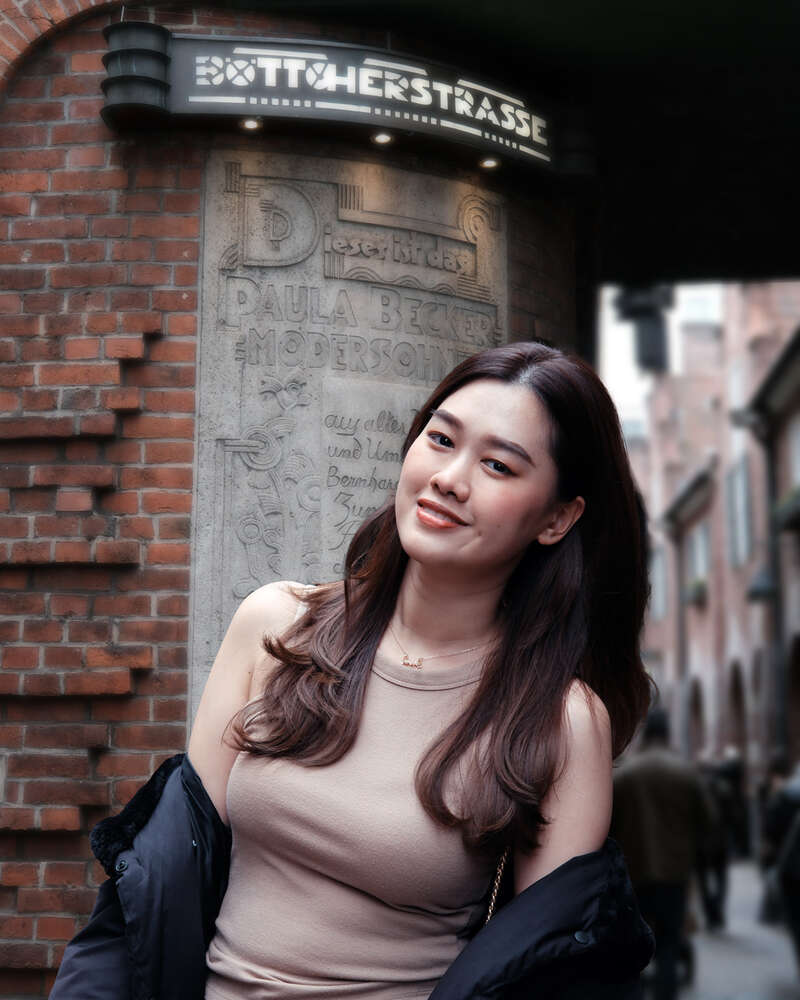 Liou Shooting in der Bötcherstrasse (George Nevrela)