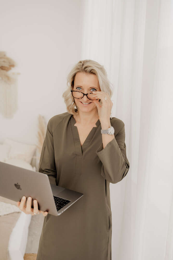 Sein Business zeigen (Kamerafräulein by Kerstin Pomper)
