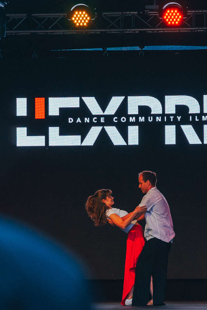 Dancing Bash (Mango Kolywanow)