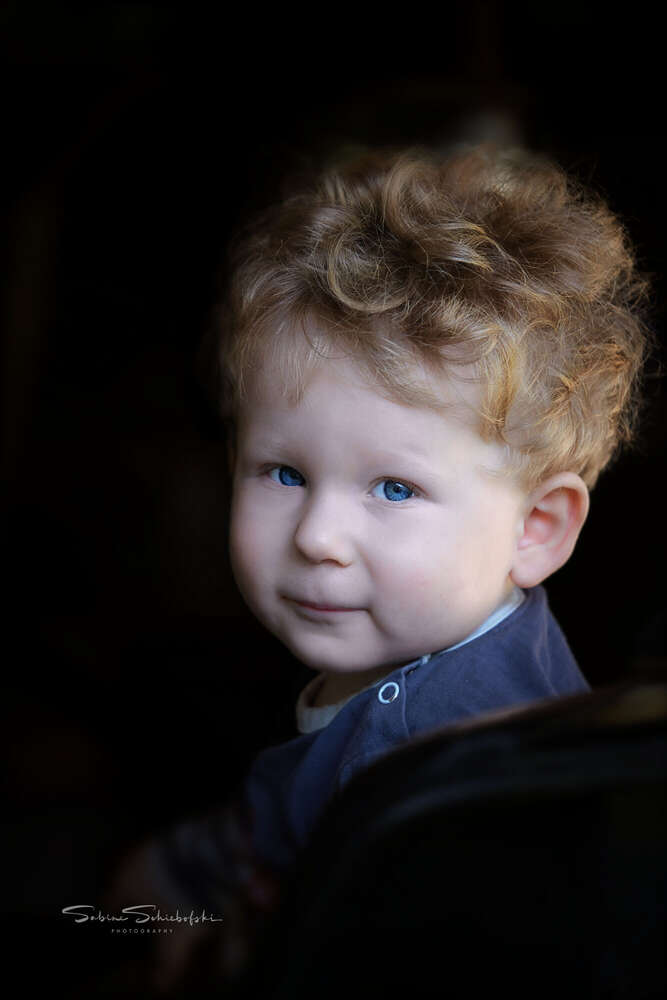 Anton (One Moment.Please)