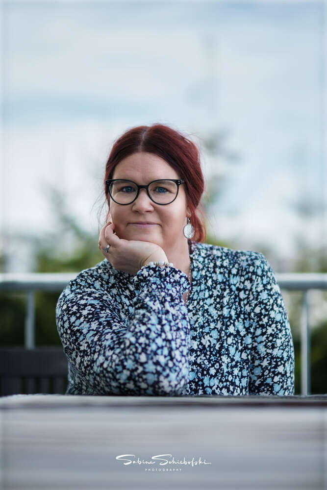 One Moment.Please (One Moment.Please)