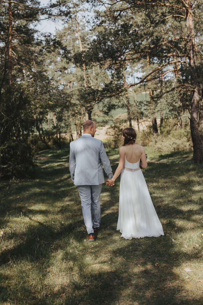 Brautpaar Spaziergang (Dianaphotography)