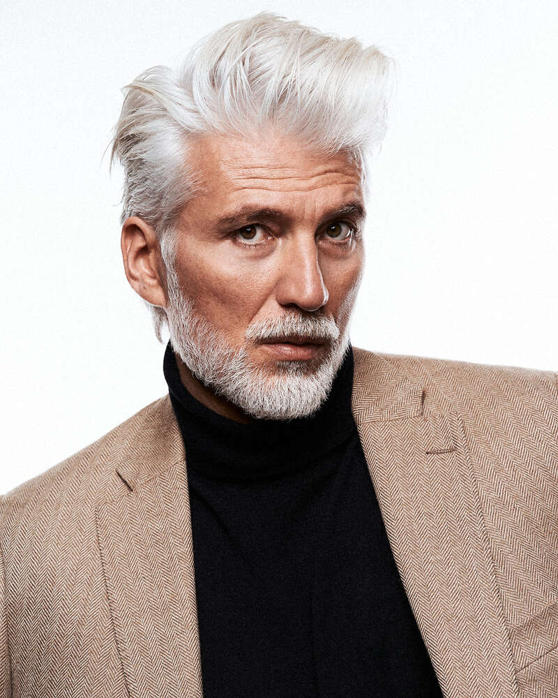 Business Portraits Frankfurt - Sebastian Schueler (Business Portraits Frankfurt - Sebastian Schueler)