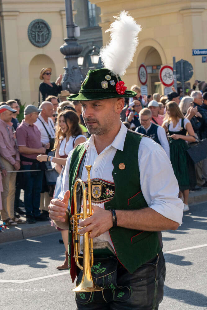 Trachtenumzug Oktoberfest (Christian Past)