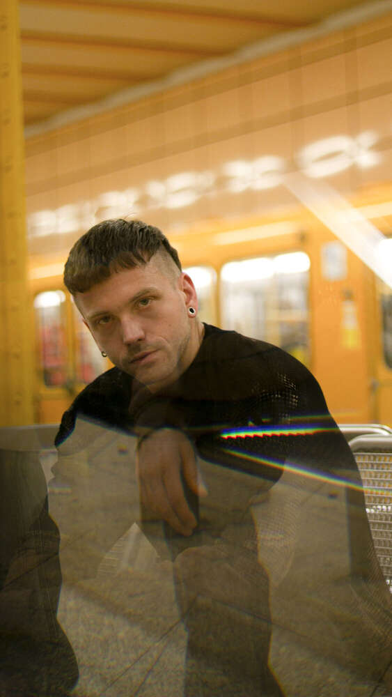 artist picture  (Shay Vatandoust)