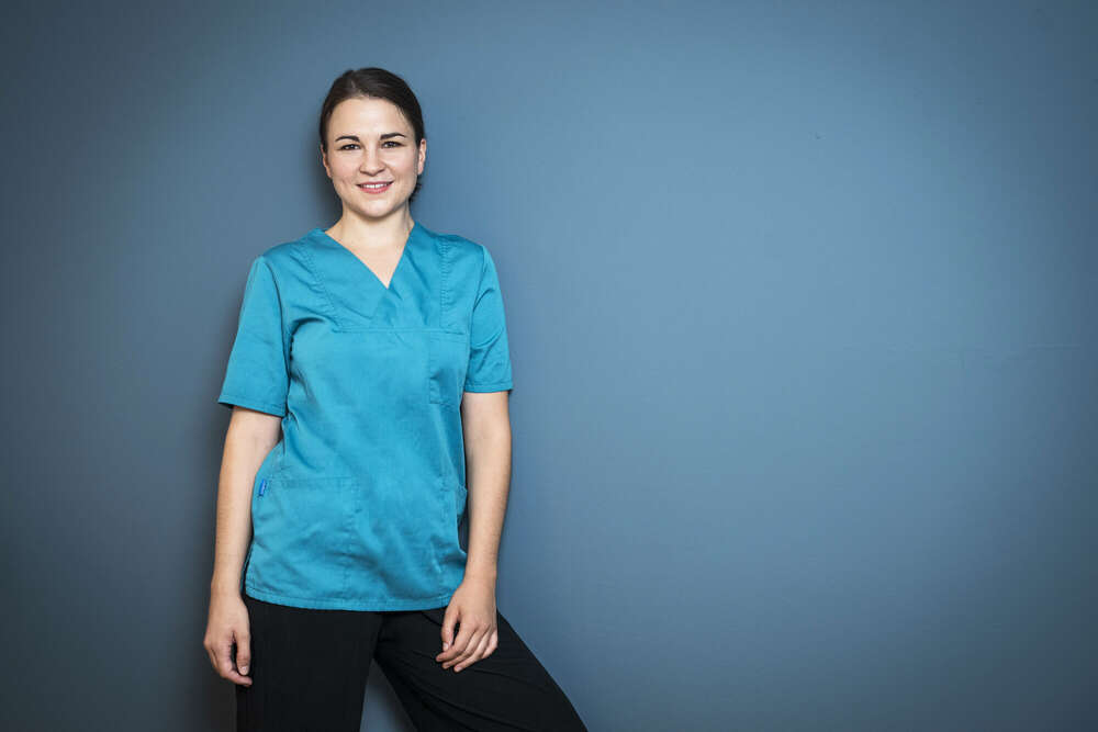 Heilpraktikerin Nathalie Krüger (Anna Schnauss)