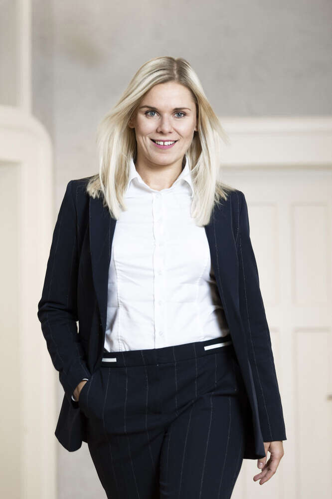 Anwältin (Anna Schnauss)