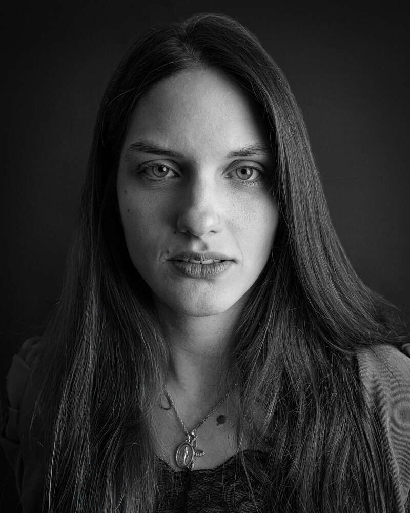 Portrait schwarzweiß (Katrin Becker)