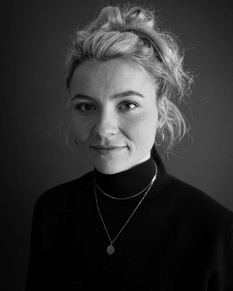 Portrait schwarzweiß (Katrin Becker)