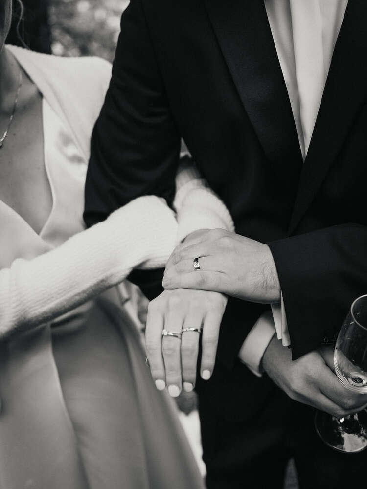 Detail der Eheringe, Hochzeit im Schwarzwald (CB Hochzeitsfotografie)