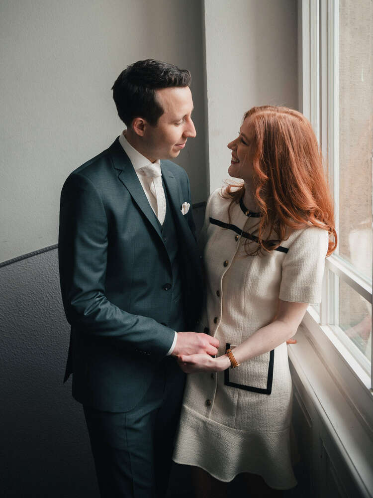 Ein romantisches Brautpaarshooting zu Hause (CB Hochzeitsfotografie)