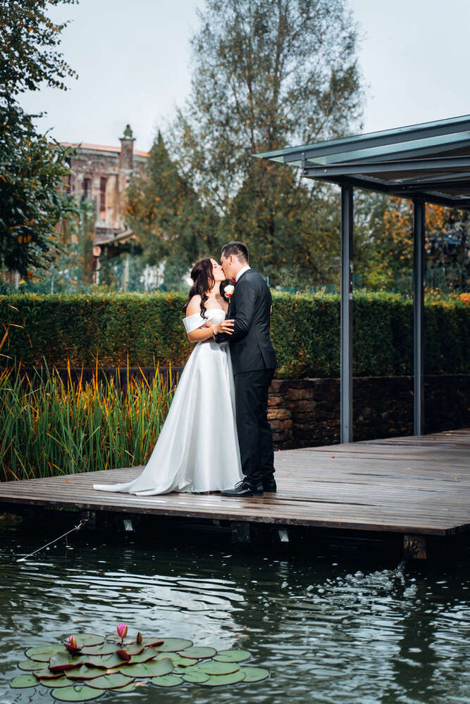 Brautpaar am See (Daniel Kalt)