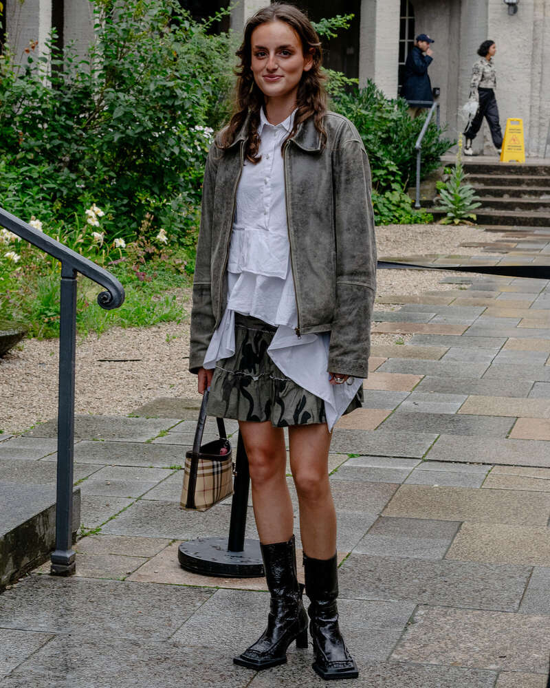 Xenia Coroian (Xenia Coroian)