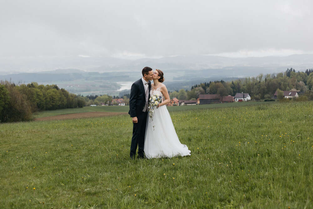 Brautpaar Fotoshooting hoch auf dem Berg (Tim Semmelmann Photography)