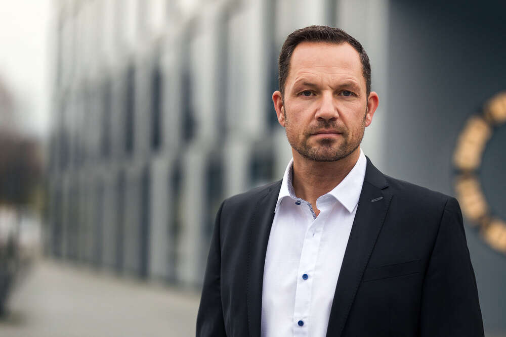 Geschäftsführer Portrait (Tim Semmelmann Photography)