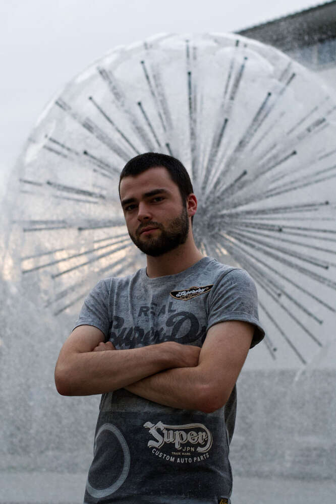 Porträt am Brunnen (AP Fotografie)