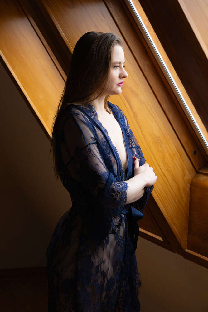 Am Fenster (OJ Fotodesign)