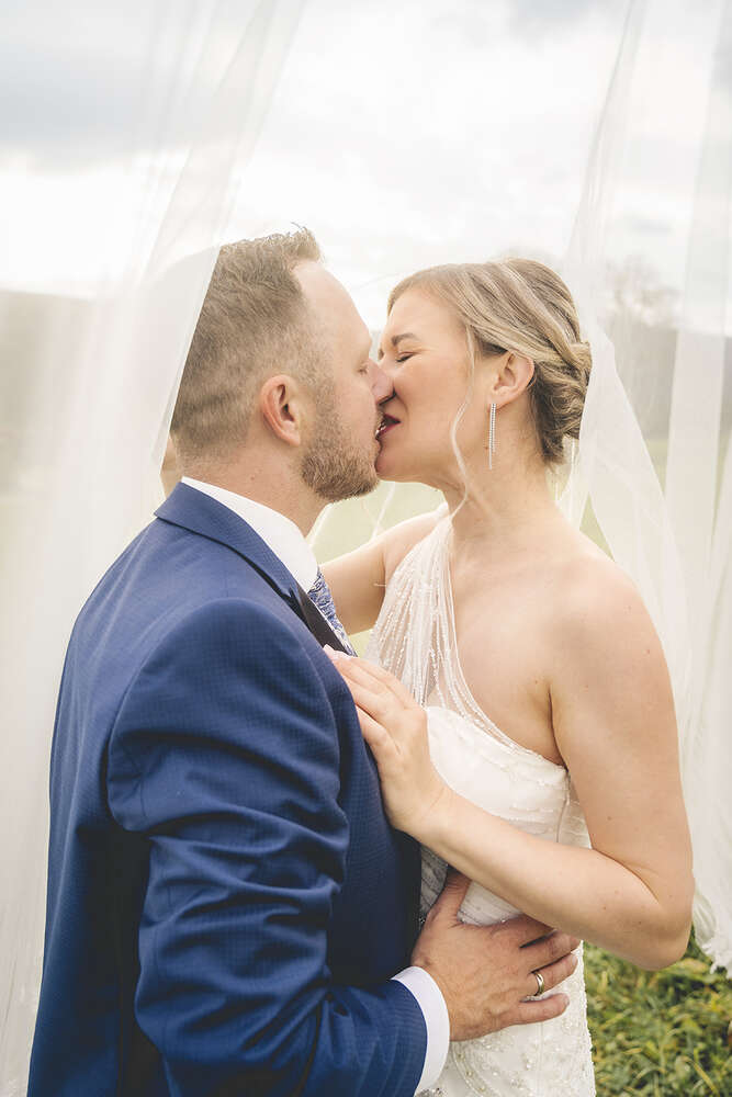 Weddings Rise Up Media (Weddings Rise Up Media)