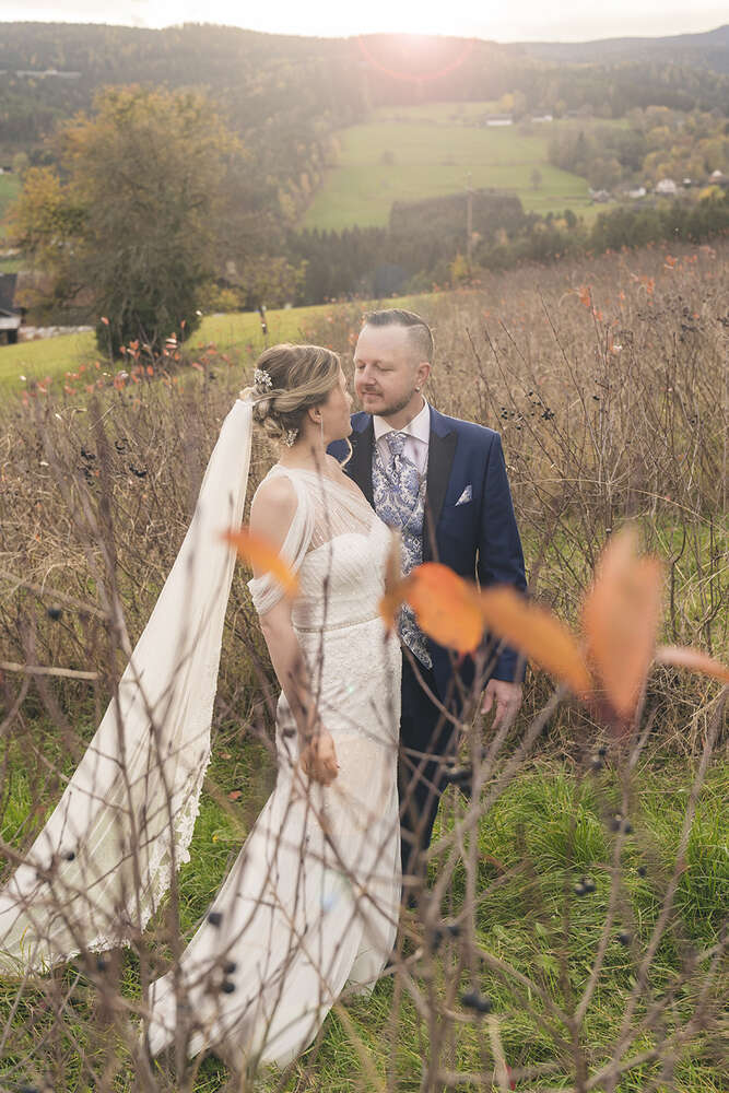 Weddings Rise Up Media (Weddings Rise Up Media)